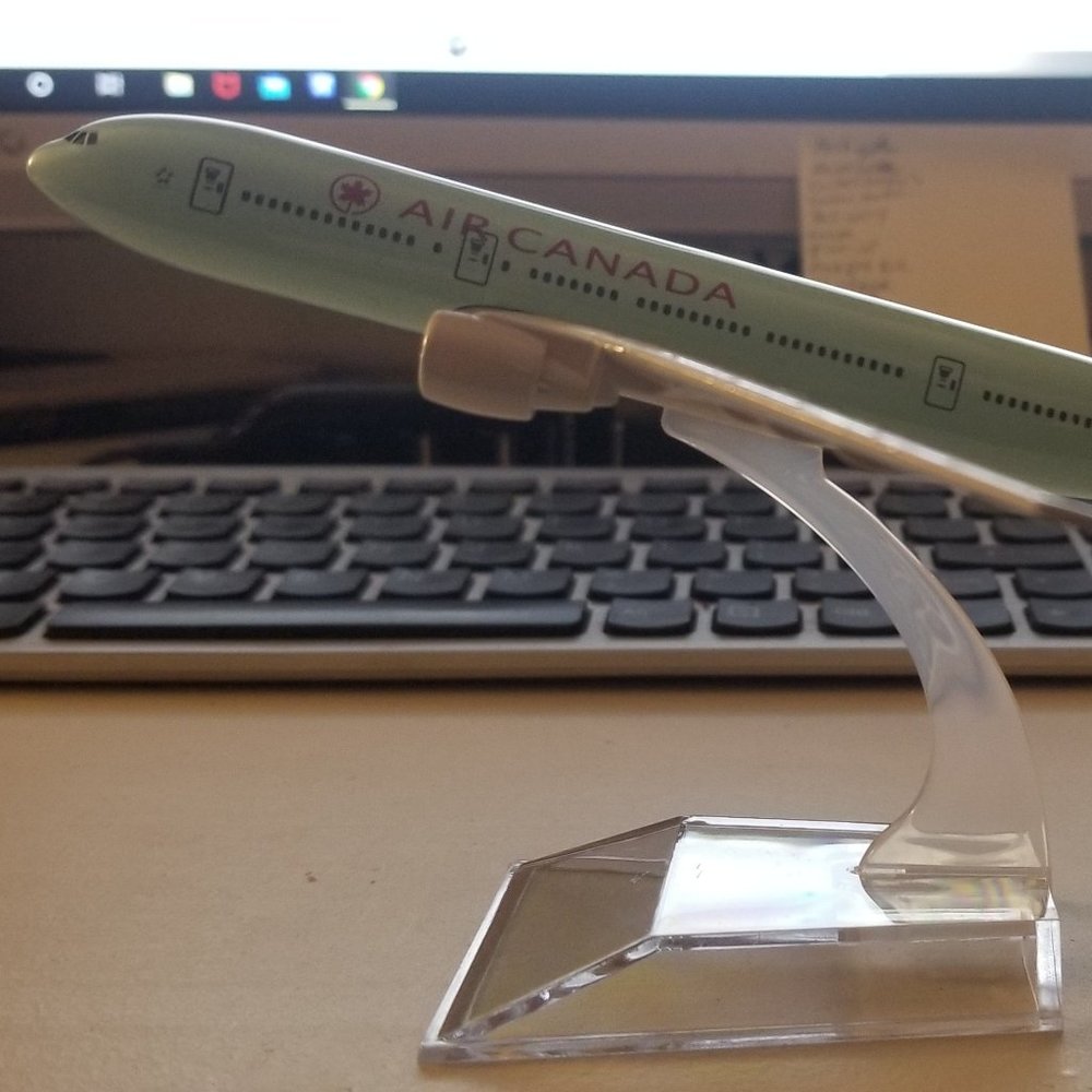 1/400th scale Die-cast Boeing 777 Air Canada